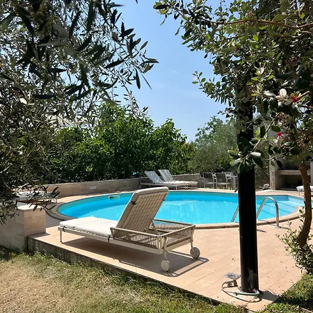 Diklo בית הארחה